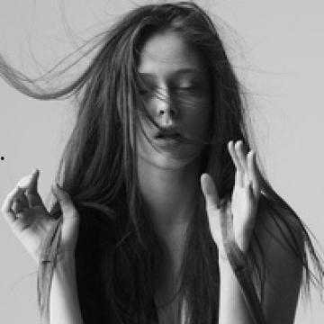 欧美黑白悲伤图片,欧美摄影作品中的情感共鸣